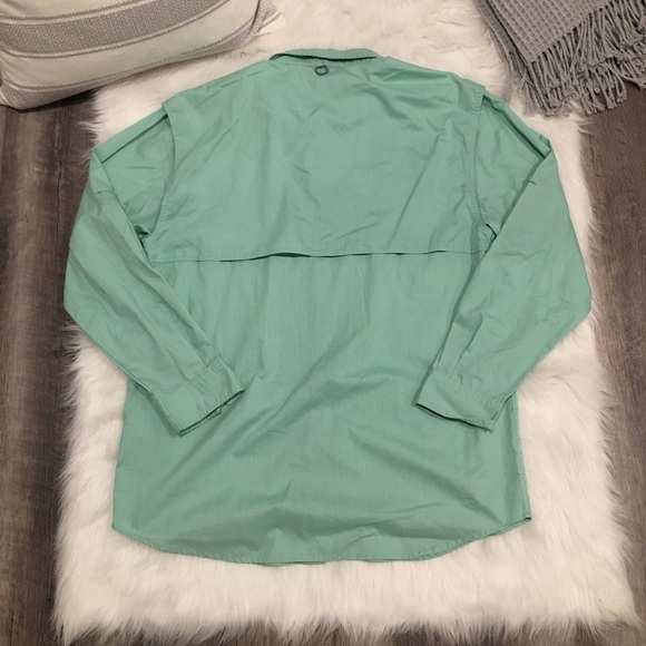 10,000 ft Green Vented Button Down Fishing Shirt - Picture 3 of 3